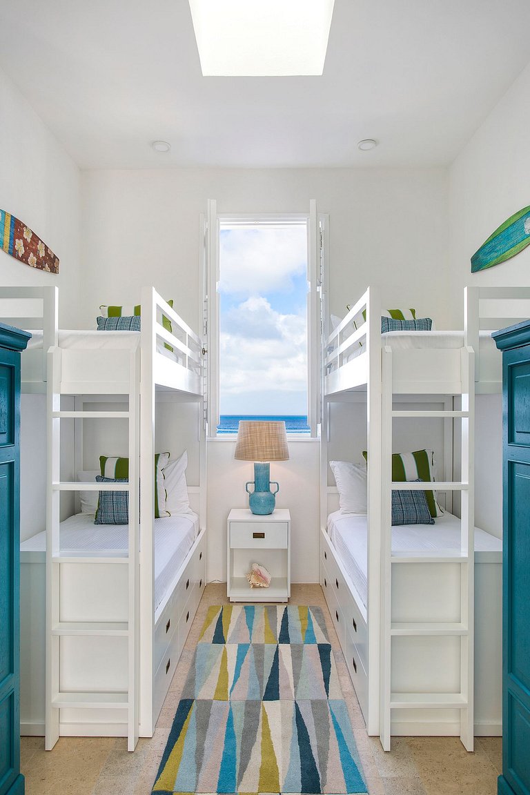 Aia009 – Elegant beachfront villa in Long Bay Beach