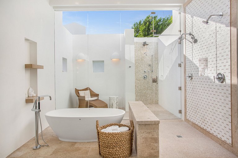 Aia009 – Villa moderna frente al mar en Long Bay Beach