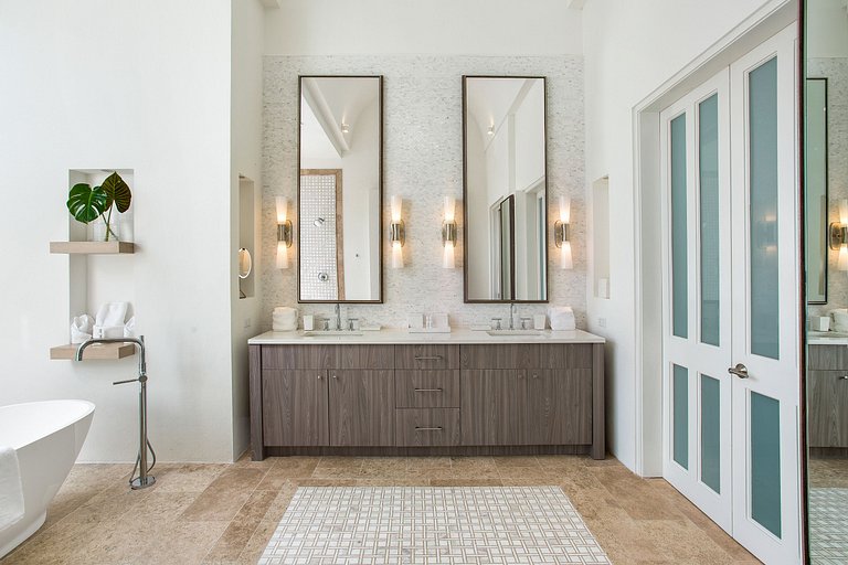 Aia009 – Villa moderne en bord de mer à Long Bay Beach