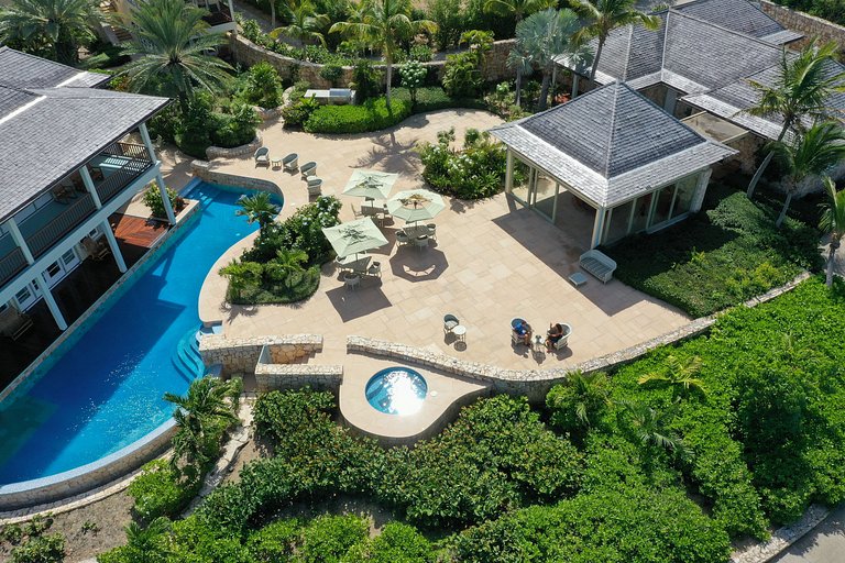 Aia012 – Villa privada moderna en Long Bay