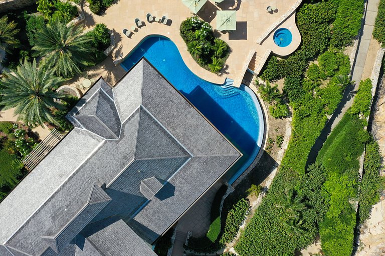 Aia012 – Modern private villa in Long Bay