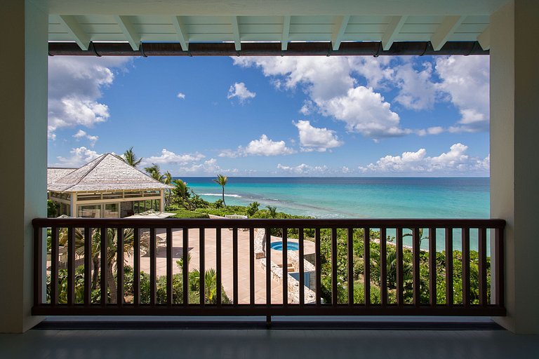 Aia012 – Villa privada moderna en Long Bay