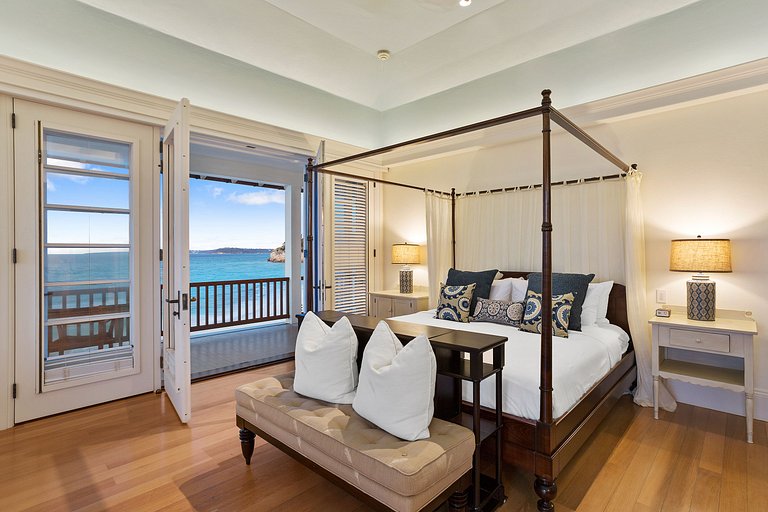 Aia012 – Villa privada moderna en Long Bay