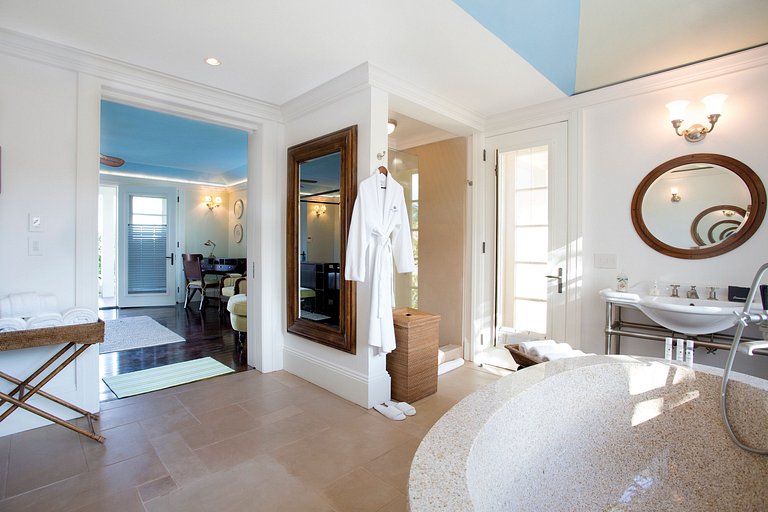 Aia012 – Villa privée moderne à Long Bay