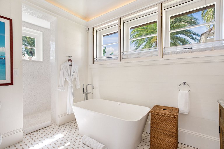 Aia012 – Villa privada moderna en Long Bay