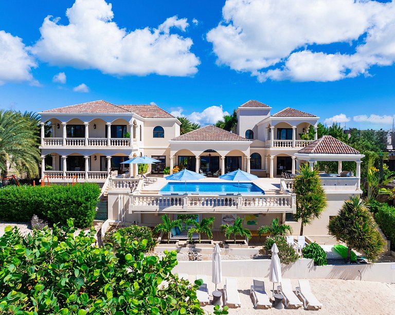 Aia013 – Villa moderna frente al mar en Limestone Bay