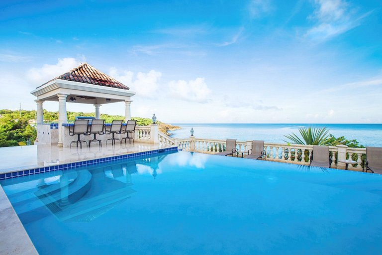 Aia013 – Villa moderna frente al mar en Limestone Bay