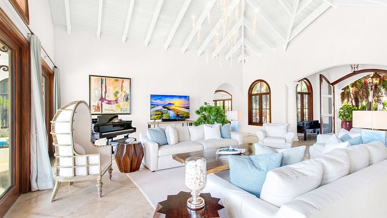 Aia013 – Villa moderna frente al mar en Limestone Bay