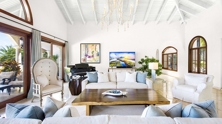 Aia013 – Villa moderna frente al mar en Limestone Bay