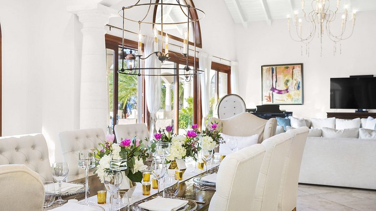 Aia013 – Modern beachfront villa in Limestone Bay