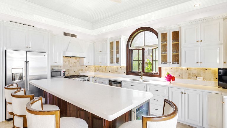 Aia013 – Villa moderna à beira-mar em Limestone Bay