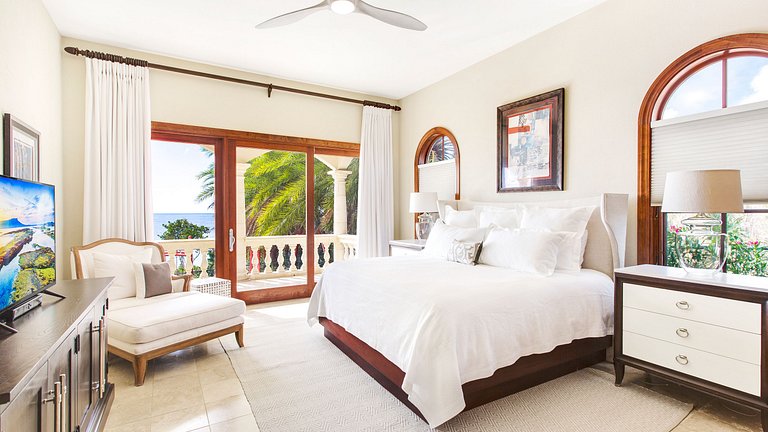 Aia013 – Modern beachfront villa in Limestone Bay