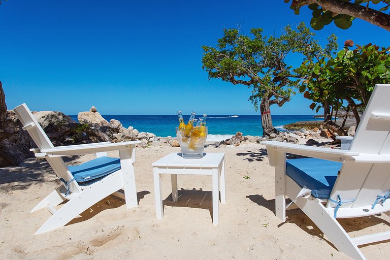 Aia011 – Villa frente al mar en Limestone Bay