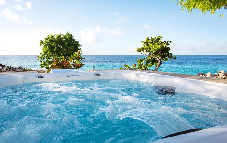 Aia011 – Villa frente al mar en Limestone Bay