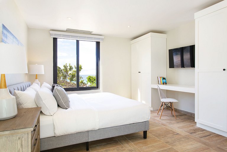 Aia011 – Beachfront villa in Limestone Bay