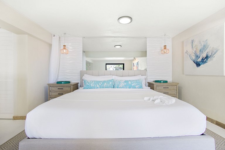 Aia011 – Beachfront villa in Limestone Bay