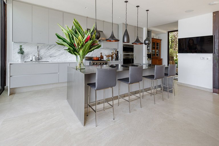 Rio501 - Luxurious villa with sea view in Joá