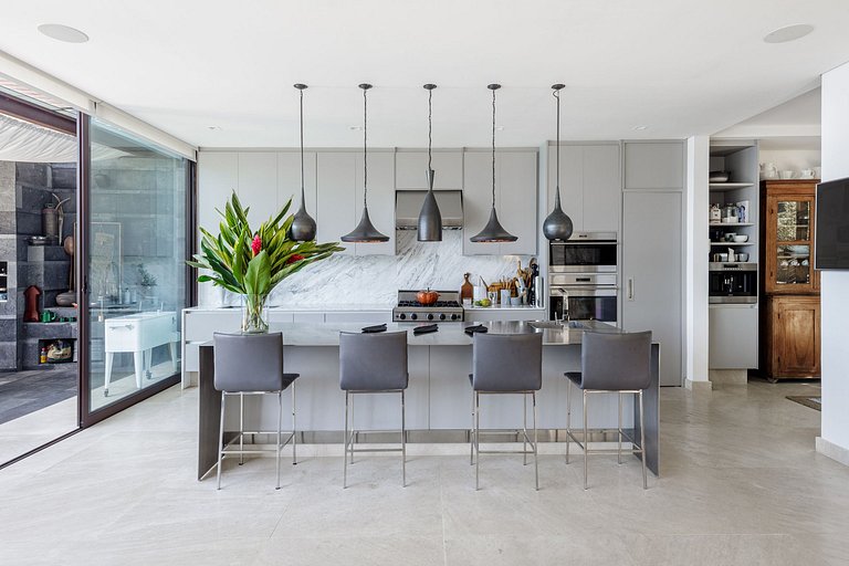 Rio501 - Luxurious villa with sea view in Joá