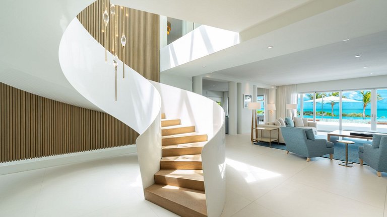 Tci003 – Modern beachfront villa in Grace Bay