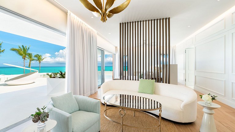 Tci003 – Modern beachfront villa in Grace Bay