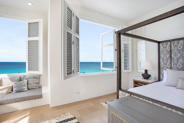 Aia010 – Villa moderna frente al mar en Long Bay Beach