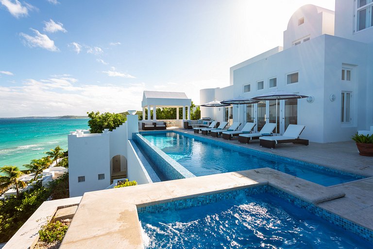 Aia014 – Elegant luxury villa near Long Bay