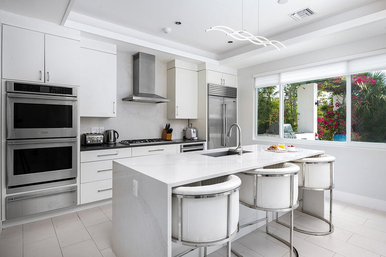 Tci014 – Villa de luxo contemporânea próxima a Grace Bay