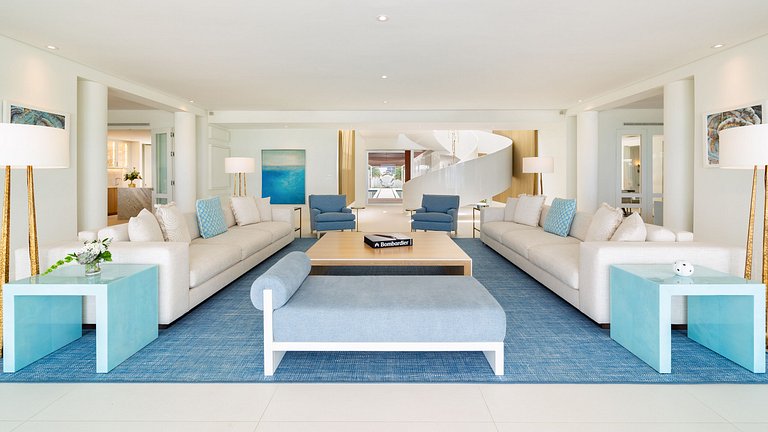 Tci003 – Vila moderna à beira-mar em Grace Bay