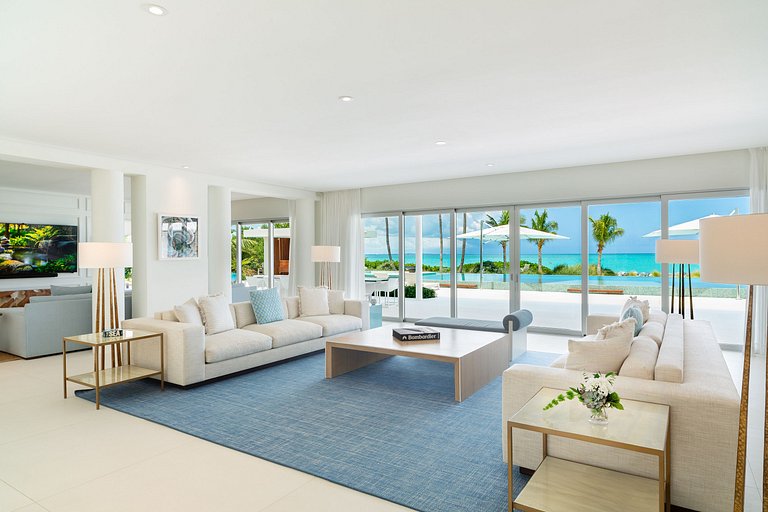 Tci003 – Moderna villa frente al mar en Grace Bay