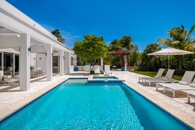 Tci014 – Villa de luxo contemporânea próxima a Grace Bay