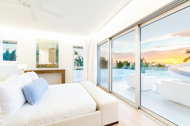 Tci003 – Vila moderna à beira-mar em Grace Bay