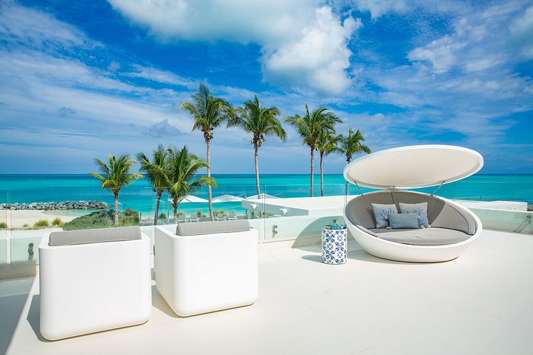 Tci003 – Vila moderna à beira-mar em Grace Bay