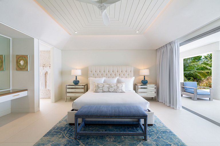 Tci003 – Vila moderna à beira-mar em Grace Bay