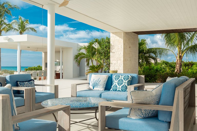 Tci003 – Villa moderne en bord de mer à Grace Bay