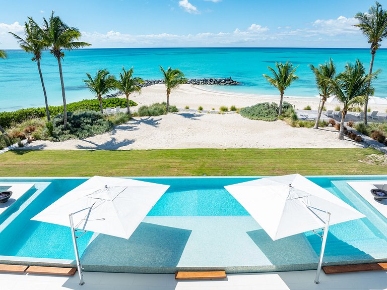 Tci003 – Vila moderna à beira-mar em Grace Bay