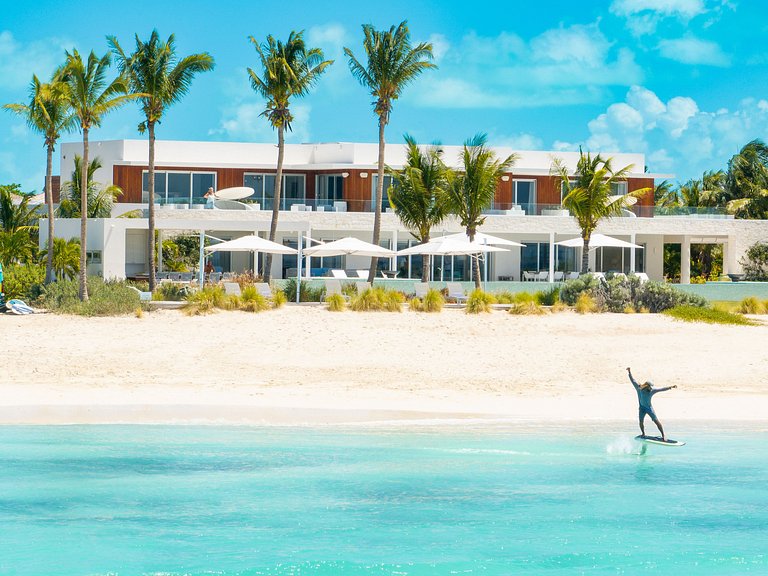 Tci003 – Villa moderne en bord de mer à Grace Bay