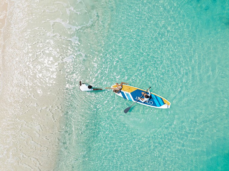 Tci003 – Vila moderna à beira-mar em Grace Bay