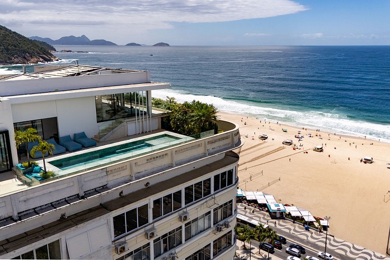 Rio001 - Exclusive Beachfront Penthouse in Copacabana for Sa