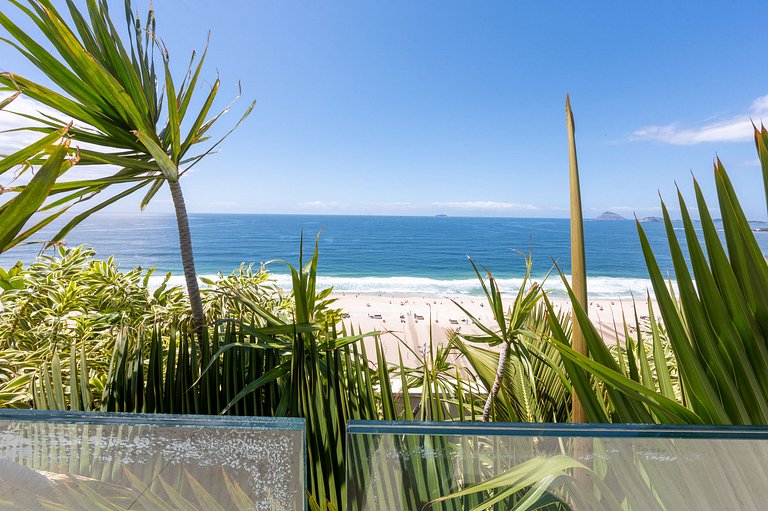 Rio001 - Exclusive Beachfront Penthouse in Copacabana for Sa