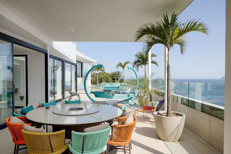 Rio001 - Breathtaking beachfront penthouse