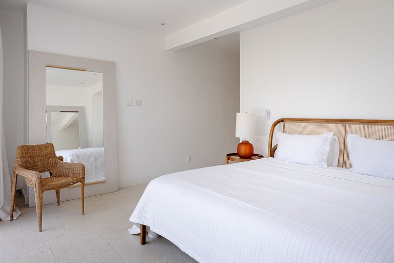 Rio001 - Exclusive Beachfront Penthouse in Copacabana for Sa