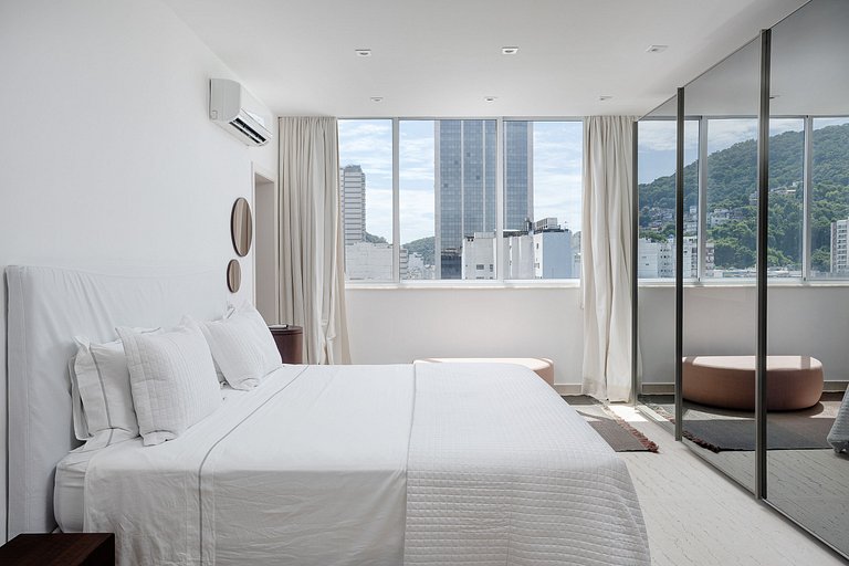 Rio001 - Luxury beachfront penthouse in Copacabana