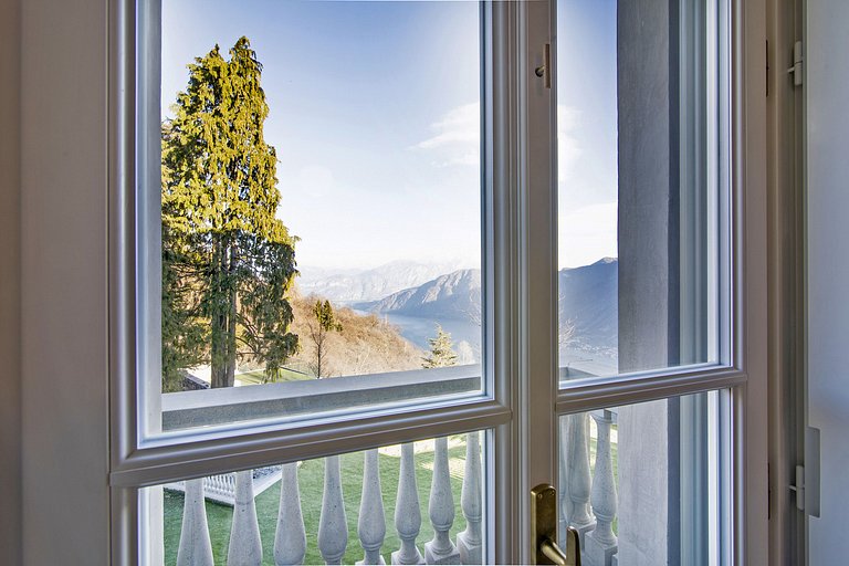 Lom003 - Villa overlooking Lake Como, Pigra