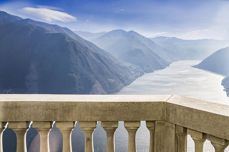 Lom003 - Villa con vistas al lago de Como, Pigra