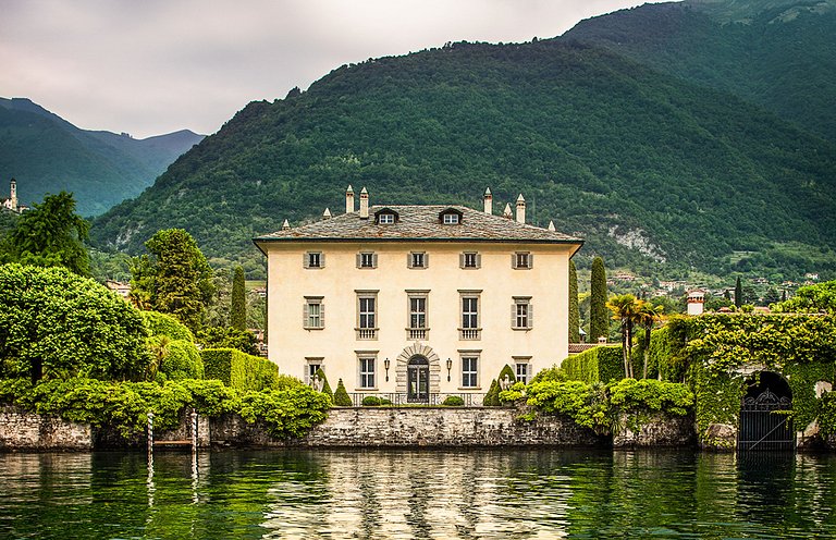 Lom002 - Italian Palace on Lake Como