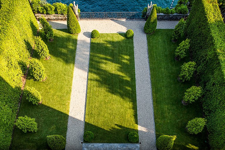 Lom002 - Palais Italien sur le Lac de Côme