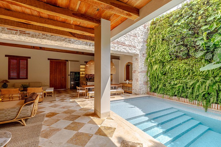 Car015 – Luxury stylish house in Getsemani