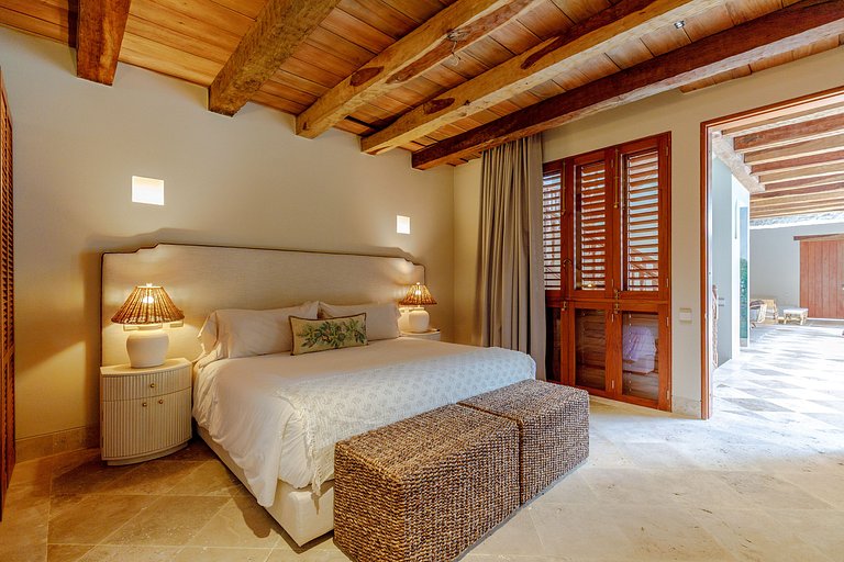 Car015 – Luxury stylish house in Getsemani