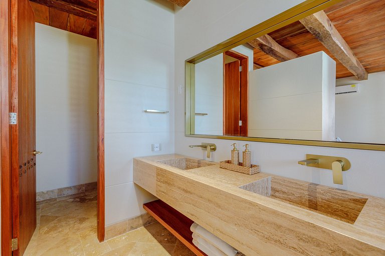 Car015 – Luxury stylish house in Getsemani