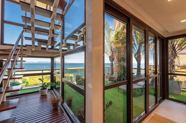 Rio037 - Cobertura de 3 quartos em Arpoador